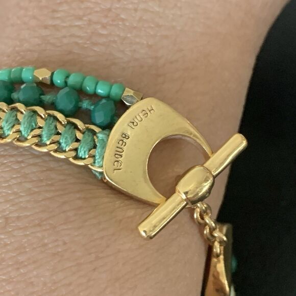 Henri Bendel Multi-strand Bracelet Gold Toggle Faceted Green Beads Signed Charm - Picture 5 of 13